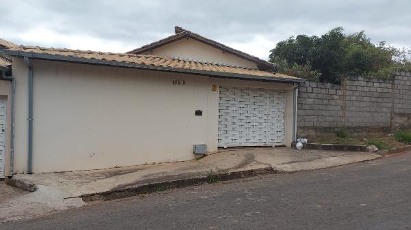 Casa em Caeté, Cidade Jardim, Rua Ipe, N. 168d, Cs 04, MG. Área: 66m2