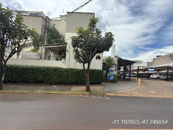 Apartamento em Ribeirão Preto, Parque Dos Lagos, Alameda Janaina Valentim Jose, N. 445, Apto 24, Tr 03 Lt 02 E 03 Qd 26, SP. Área: 42.96m2