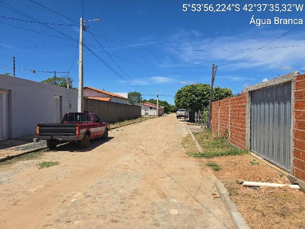 Casa em Água Branca, Morada Do Sol, Rua Das Estrelas, N. 35,, PI. Área: 78.8m2