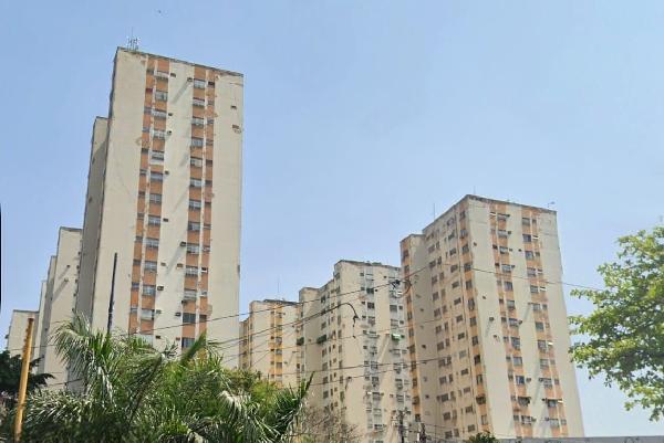 Apartamento em São Gonçalo, Jardim Catarina, Rua Ferreira Borges Quadra, N. 989, Apto 801, Bl 09, RJ. Área: 50m2