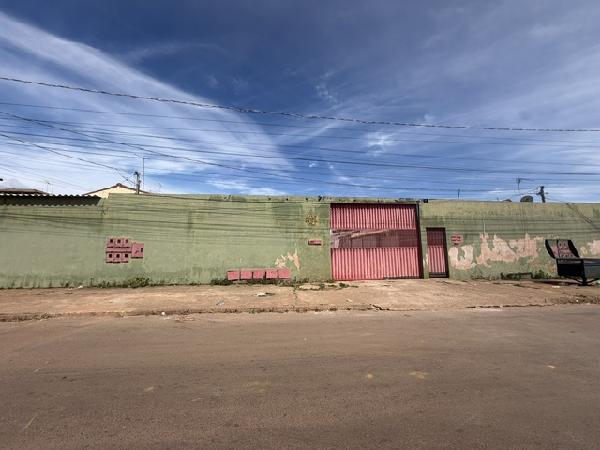 Casa em Águas Lindas de Goiás, Mansoes Por Do Sol, Quadra B 28, N. Sn, Casa E Lote 08, GO. Área: 68.65m2
