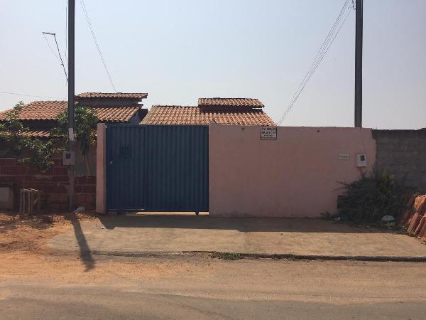 Casa em Padre Bernardo, Centro, Avenida Goias, N. S/N, Lt 05, Qd 08, GO. Área: 60.95m2