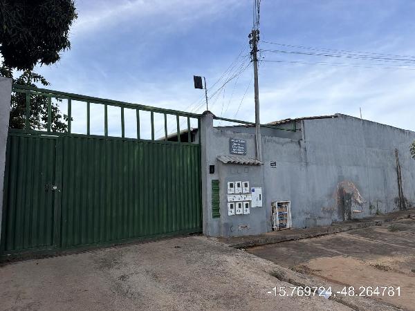 Casa em Águas Lindas de Goiás, Chacaras Quedas Do Descoberto, Quadra 32, N. Sn, Casa C Chac 636, GO. Área: 56.2m2