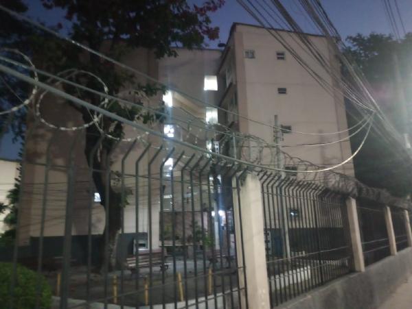 Apartamento em Rio de Janeiro, Iraja, Avenida Brasil, N. 17241, Apto 407, Bl 17, RJ. Área: 43m2
