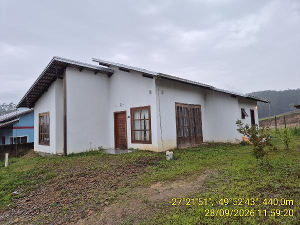 Casa em Braço do Trombudo, Centro, Rua Edgar Arnold, N. 191, Lt 88, SC. Área: 98.96m2 Casa em Braço do Trombudo, Centro, Rua Edgar Arnold, N. 191, Lt 88, SC. Área: 98.96m2