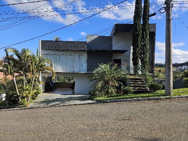 Casa em Juiz de Fora, Novo Horizonte, Rua Manoel Jose Rezende, N. 599, Portal Do Aeroporto, MG. Área: 384m2