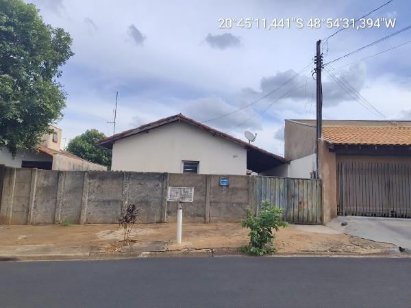 Casa em Olímpia, Conjunto Habitacional Helio Cazarini, Rua Cezarino Baldan, N. 101, Lt 10 Qd 13, SP. Área: 48.37m2