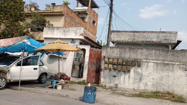 Casa em São Gonçalo, Trindade, Rua Barra Mansa, N. 336, Casa 01, Lt 05, Qd 113, RJ. Área: 30m2