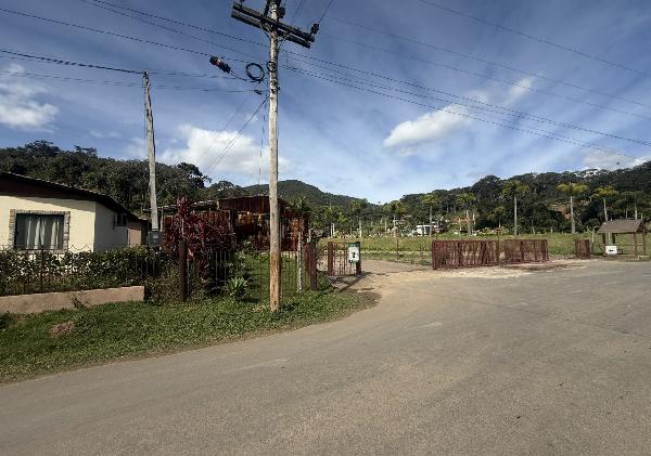 Terreno em Teresópolis, Colonia Alpina, Estrada Santa Rita, N. Sn, Unid 35, Qd V, Rua A, RJ. Área: 886.36m2