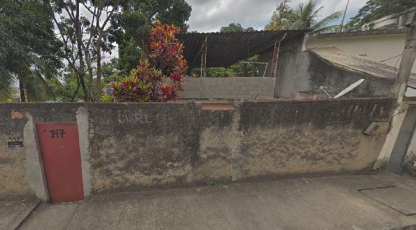 Casa em São Gonçalo, Porto Velho, Travessa Braganca, N. 147, RJ. Área: 64m2