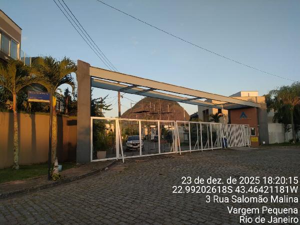 Casa em Rio de Janeiro, Vargem Pequena, Rua Carlos Manga (Antiga Rua Projetada B N42), N. S/N, Cs 02, RJ. Área: 90m2