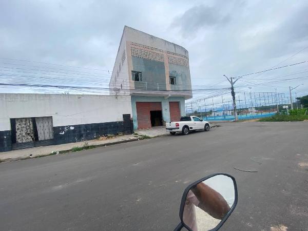Prédio em Delmiro Gouveia, Pedra Velha, Rua Professora Olga Correia Serpa, N. 209,, AL. Área: 175.37m2
