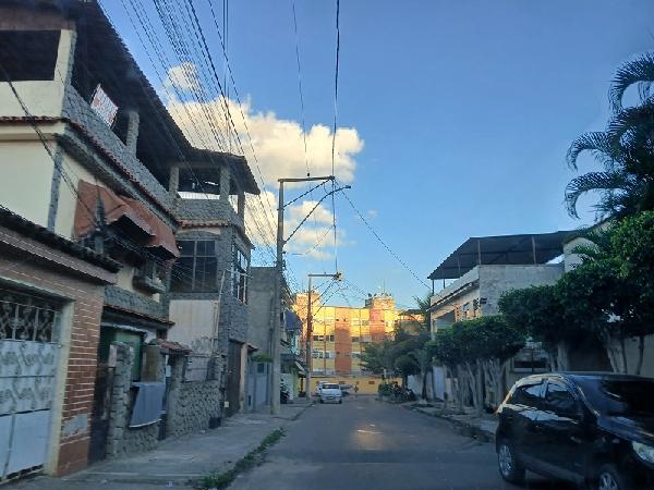 Casa em São Gonçalo, Sao Jorge, Rua Emilio Ribas, N. 115, Qd H Lt 18-A, RJ. Área: 172.12m2