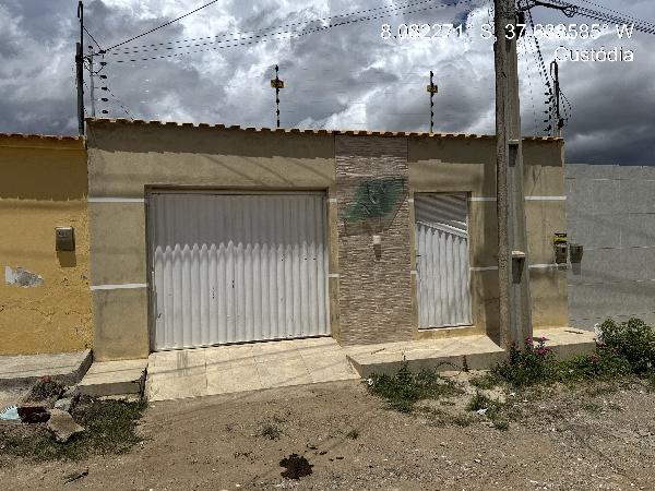 Casa em Custódia, Centro, Rua Santa Catarina, N. 06, Lt 11 Qd F, PE. Área: 60.8m2