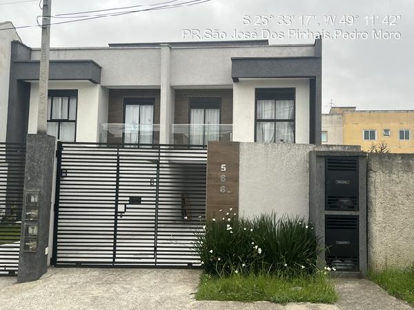 Sobrado em São José dos Pinhais, Pedro Moro, R Deputado Joao Leopoldo Jacomel, N. 564, Casa 02, PR. Área: 142.43m2