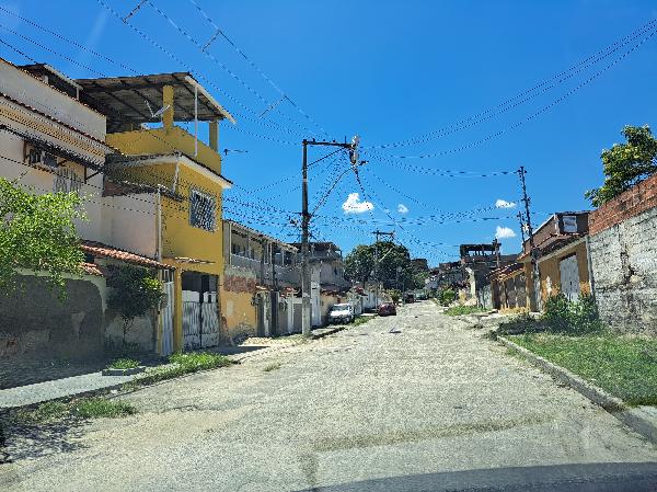 Casa em São Gonçalo, Nova Cidade, Rua Alexandre Lima, N. 53, Lt 201, RJ. Área: 170m2