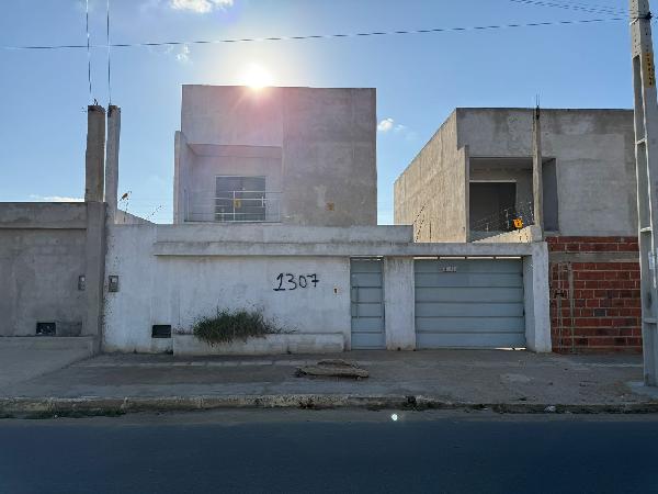 Casa em Vitória da Conquista, Bateias, Avenida Modelo, N. 1307, Lt 09 Qd 07, BA. Área: 166.36m2