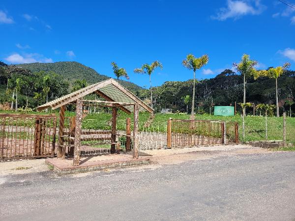 Terreno em Teresópolis, Colonia Alpina, Estrada Santa Rita, N. Sn, Un 37 Qd V, RJ. Área: 712.09m2