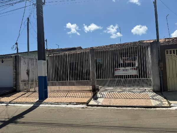 Casa em Nossa Senhora das Dores, Centro, Avenida Lourival Batista, N. 555,, SE. Área: 69.48m2