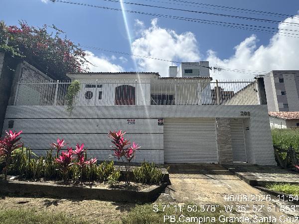 Casa em Campina Grande, Alto Branco, Rua Maestro Nelson Ferreira, N. 208, Lt 42 Qd 180, PB. Área: 180.48m2
