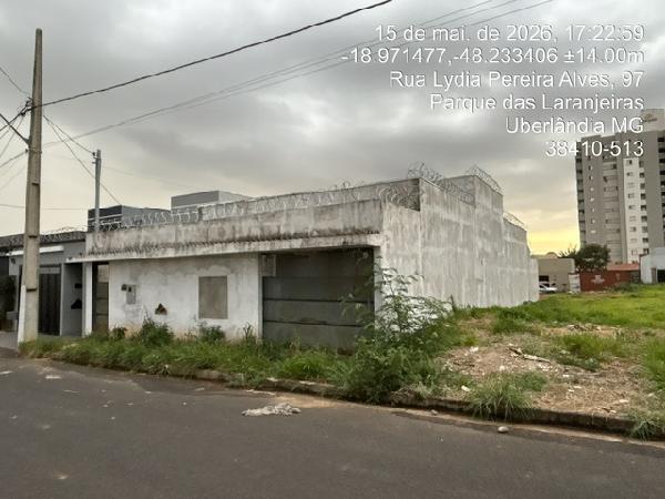 Casa em Uberlândia, Laranjeiras, Rua Lydia Pereira Alves, N. 13, Lt 13 Qd 14, MG. Área: 100m2