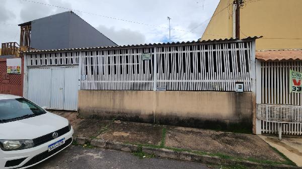 Casa em Recanto das Emas, Recanto Das Emas, Qd 403 Lt 21 Cj 11, N. Sn,, DF. Área: 127m2