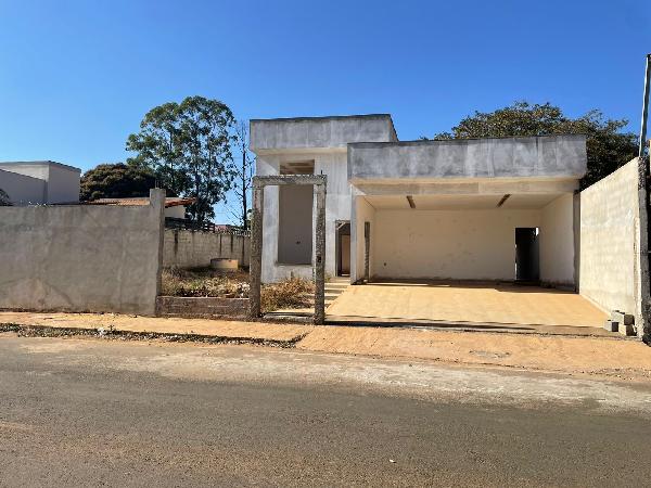 Casa em Pompéu, Volta Do Brejo, Rua Castelo Branco, N. 617, Qd 17 Lt 31, MG. Área: 147.14m2