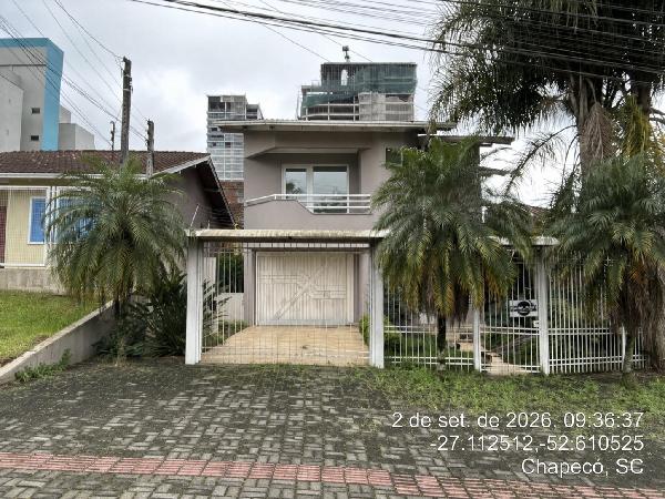 Casa em Chapecó, Centro, Rua Itapetininga, N. 165e, Lt 23 Qd 853, SC. Área: 220.4m2