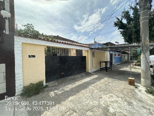 Casa em Rio de Janeiro, Bangu, Rua Tibagi, N. 1.618, Lt 25, RJ. Área: 105m2