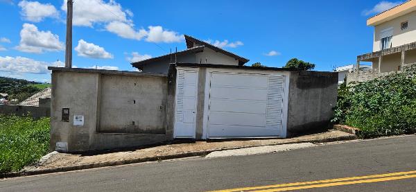 Casa em Águas de Lindóia, Bairro Dos Pimenteis, Rua Mario Ivo Renzo, N. 134,, SP. Área: 50.9m2