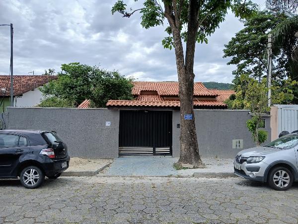 Casa em Niterói, Piratininga, Rua Jornalista Ramiro Cruz, N. 340, Lt 27 Qd 32, RJ. Área: 161m2