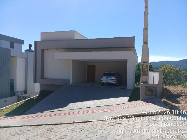 Casa em Santo Amaro da Imperatriz, São Francisco, Rua Leopoldo Norberto Coelho, N. 141, Lt 07, SC. Área: 229.1m2