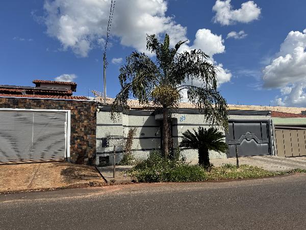 Casa em Iturama, Alto Da Boa Vista, Rua Dona Josefina Rossini, N. 170, Lt 07 Qd 16, MG. Área: 239.85m2