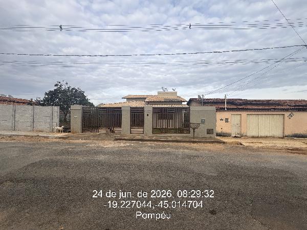 Casa em Pompéu, Santo Antônio, Rua Maria ÁLvares Maciel, N. 312, Cs 01 Lt 15 Qd U, MG. Área: 67.49m2