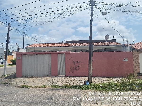 Casa em Natal, Nossa Senhora De Nazare, Rua Abilio Deodato Do Nascimento, N. 2764, Esquina Com Avenida JerÔNimo CÂMara, RN. Área: 187m2