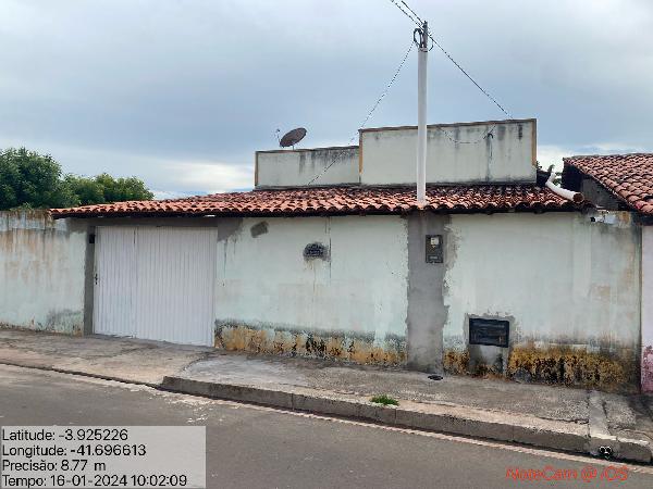 Casa em Piracuruca, Esplanada, Rua Felix Gomes De Brito, N. 588, Quarteirao 72, PI. Área: 73.5m2
