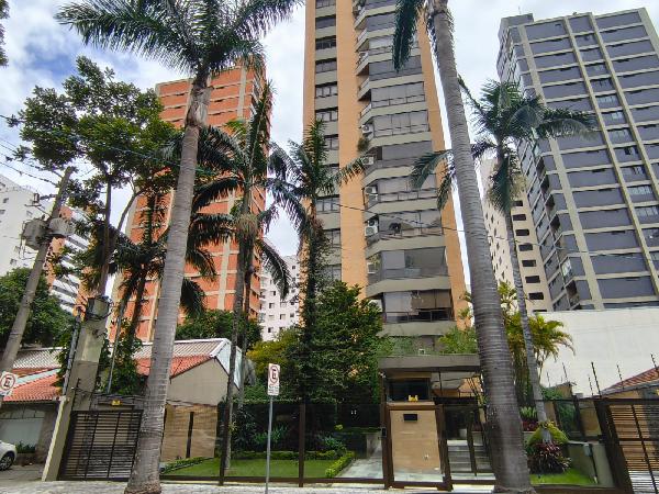 Apartamento em São Paulo, Indianopolis, Avenida Lavandisca, N. 142, Apto 11, 1 Andar, SP. Área: 210.54m2