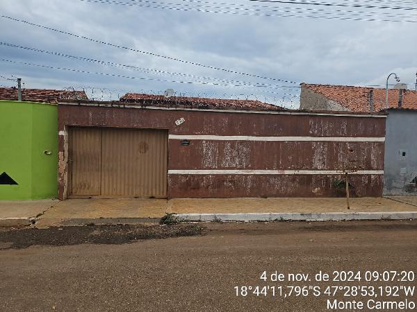 Casa em Monte Carmelo, Resid Mundo Novo Ii, Rua Dez, N. 221,, MG. Área: 69.76m2