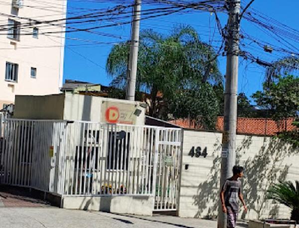 Apartamento em Rio de Janeiro, Rocha Miranda, Estrada Do Barro Vermelho, N. 484, Apto 901, Bl 02, RJ. Área: 48m2