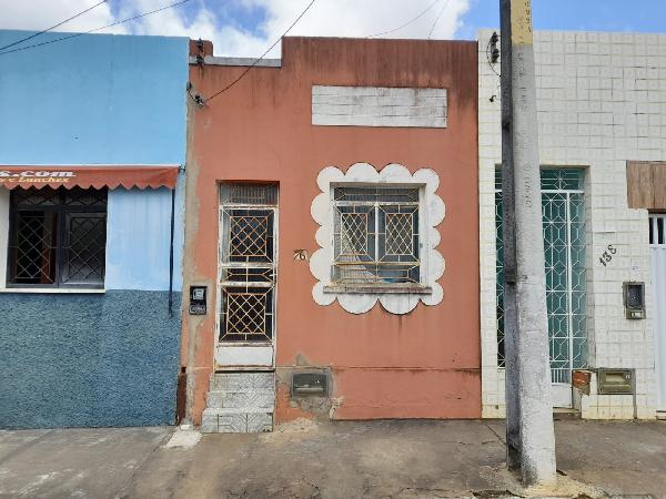 Casa em Paripiranga, Centro, Rua Doutor Antonio Ferreira, N. 133, ., BA. Área: 66.83m2
