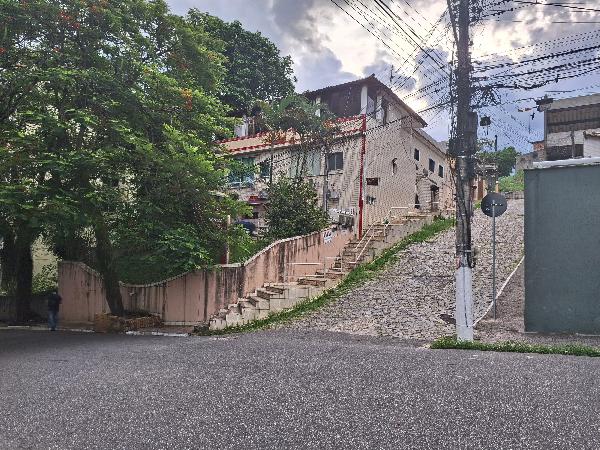 Casa em Rio Bonito, Centro, Rua Oswaldo Cruz, N. 94, Cs 01, 01 Pav, RJ. Área: 192.05m2
