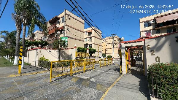 Apartamento em Rio de Janeiro, Campo Grande, Estrada Iaraqua, N. 620, Apto 403, Bl 17, RJ. Área: 47m2