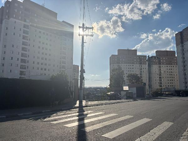 Apartamento em Carapicuíba, Vila Silviania, Estrada Do Copiuva, N. 1310, Apto 52, Bl 02, SP. Área: 66.07m2
