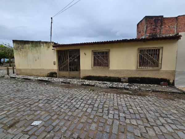Casa em Senhor do Bonfim, Centro, Rua Das Laranjeira, N. 36, BA. Área: 74.91m2