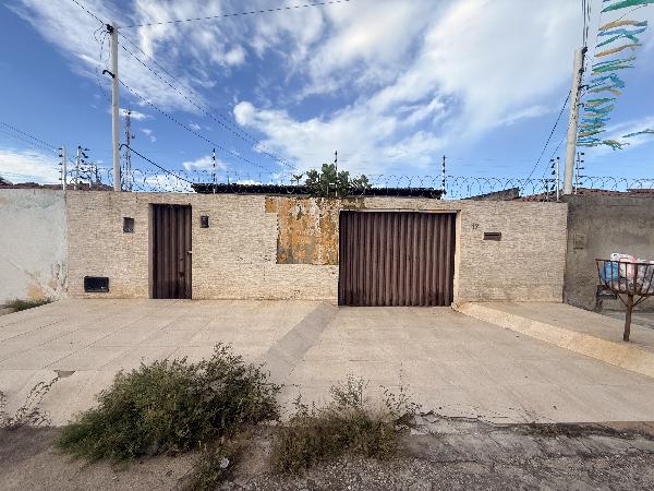 Casa em Mossoró, Abolicao, Rua Cesarina Leite, N. 17, Quadra 38, Lote 17, RN. Área: 117.62m2