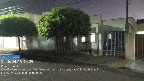 Casa em Santo Antônio da Platina, Vila São Pedro, Rua Floriano Peixoto, N. 727, Lt A Qd 102, PR. Área: 104m2