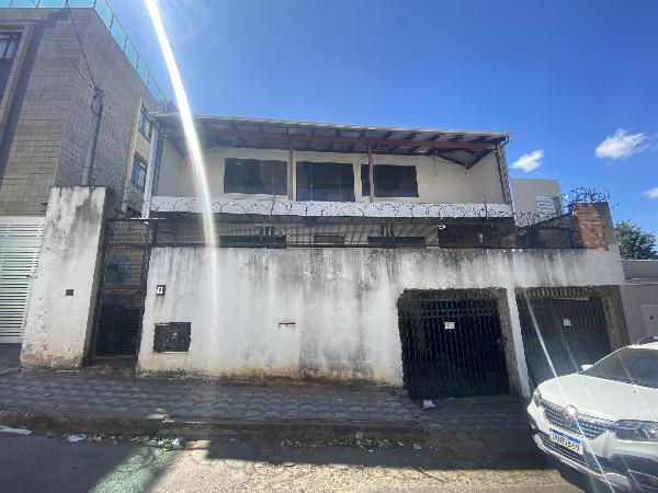 Casa em Belo Horizonte, Coracao Eucaristico, Rua Padre Joao Crisostomo, N. 270, Qd 93 Lt 10a, MG. Área: 648.71m2