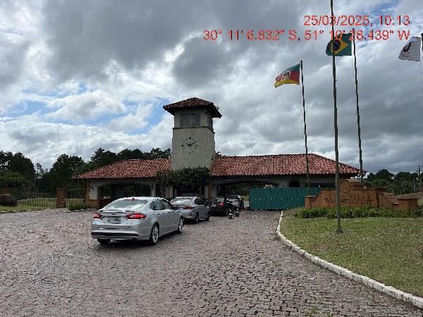 Casa em Porto Alegre, Chapeu Do Sol, Avenida Juca Batista, N. 8000, 130d St 02 Acesso 02 Villa Do Prado, RS. Área: 237.44m2