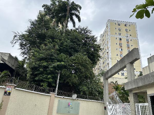 Apartamento em Rio de Janeiro, Colegio, Estrada Do Colegio, N. 144, Apto 510, Bl01 Lt01 Pal48.770, De 2ª Cat, RJ. Área: 53m2