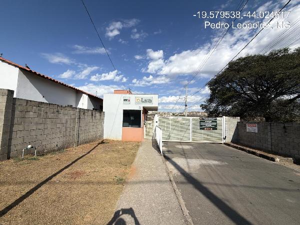 Casa em Pedro Leopoldo, Distrito Lagoa Santo Antonio, Rua Sao Geraldo, N. 73, Cs 11, MG. Área: 49.96m2